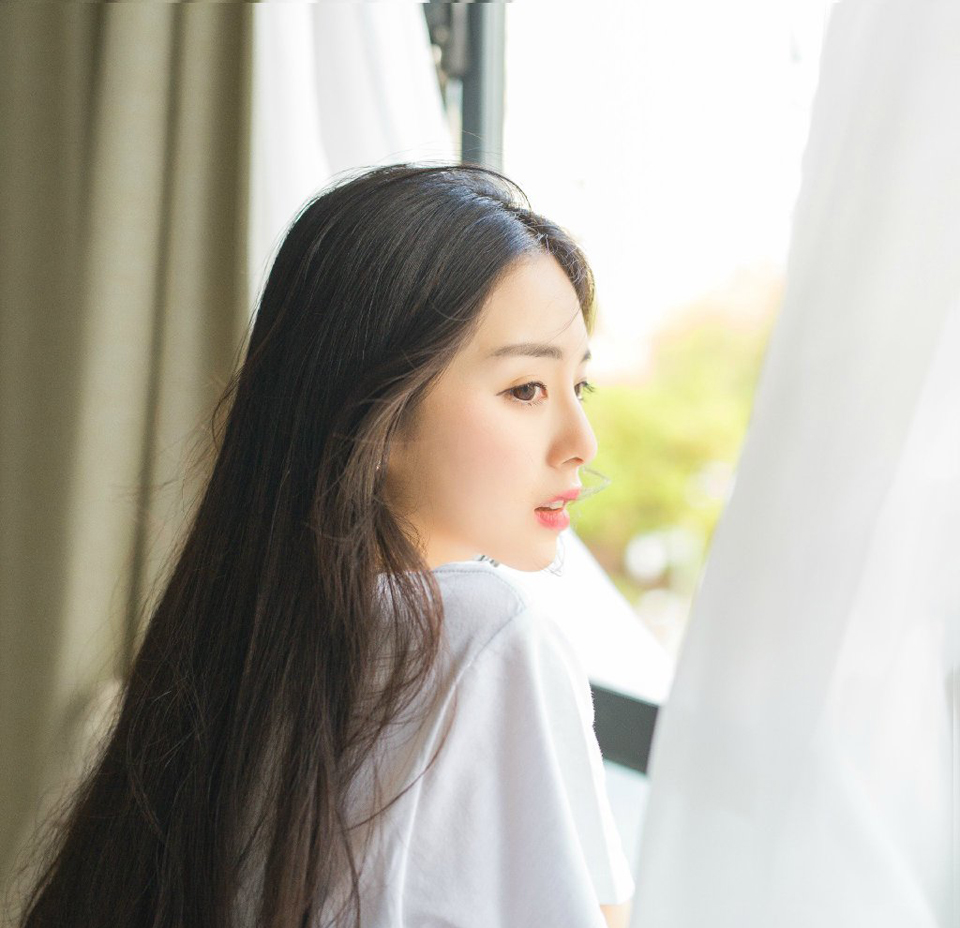 “还不明白吗？”庞统有些无语的看向魏延，这货行军打仗倒是在行，但这些事情上却太无知了：“是谁不重要，只需要这个时候，阆中大军之中，有个足够分量的人回成都，刘璝也好、邓贤也罢，哪怕是张任亲自回去，结果都不会有什么区别，而之前做的那些，都是为这一个人物做的铺垫，以法孝直的手段加上孟达这个内应，总有办法陷害他们，主公身边，这类鸡鸣狗盗的奇人异事可是不少，刘璋，这次算是彻底栽了。”